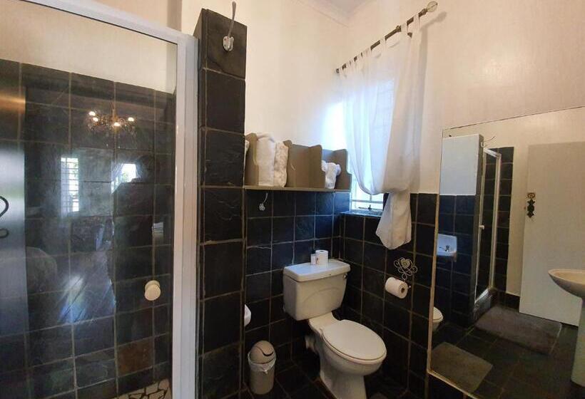 חדר משפחתי, Waterhouse Guest Lodge In Muckleneuk