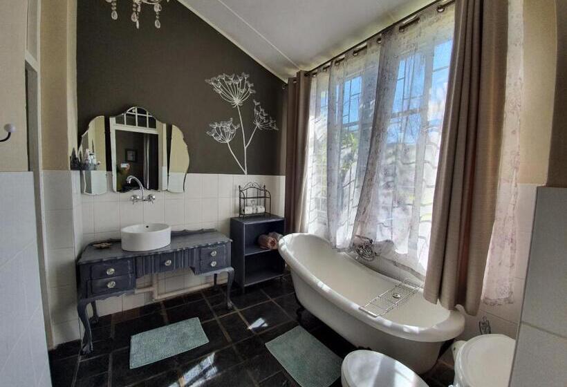 חדר משפחתי, Waterhouse Guest Lodge In Muckleneuk