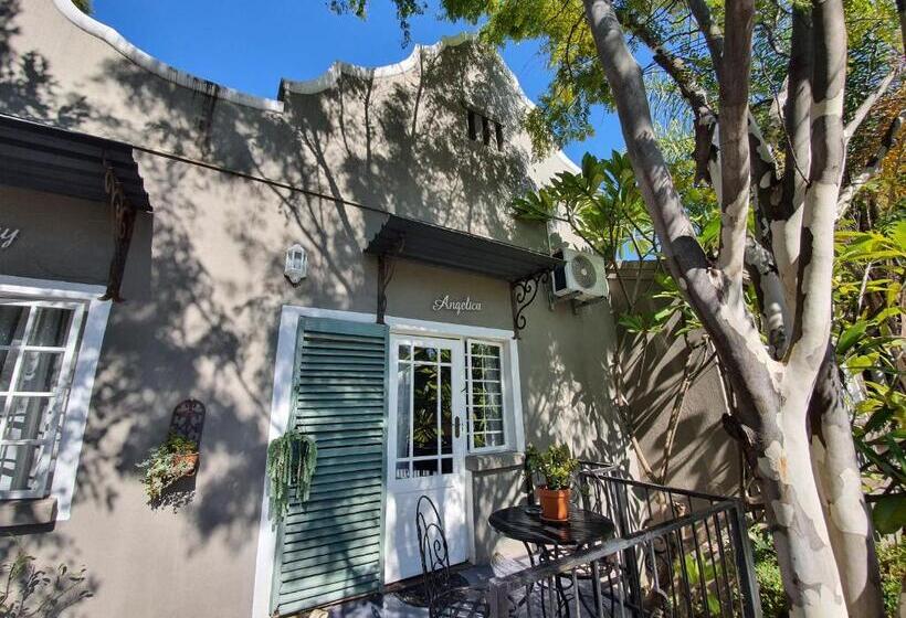 חדר משפחתי, Waterhouse Guest Lodge In Muckleneuk