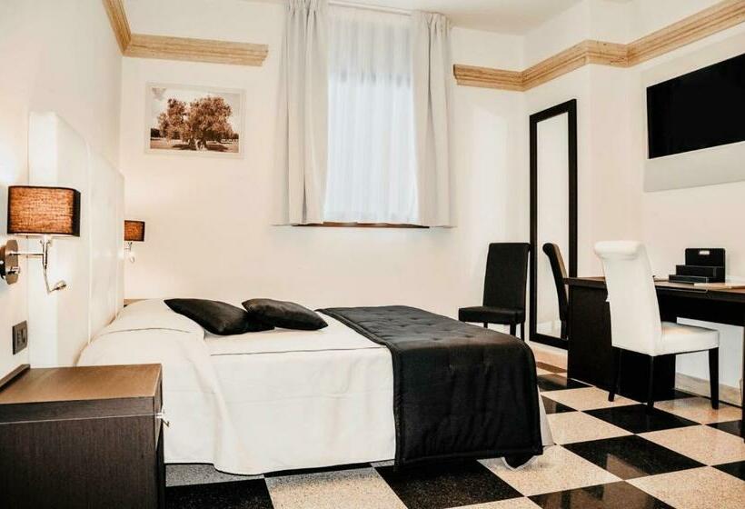 חדר סופריור, Bhb