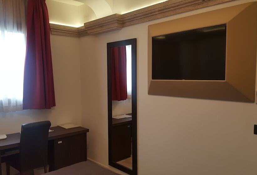 חדר סופריור, Bhb