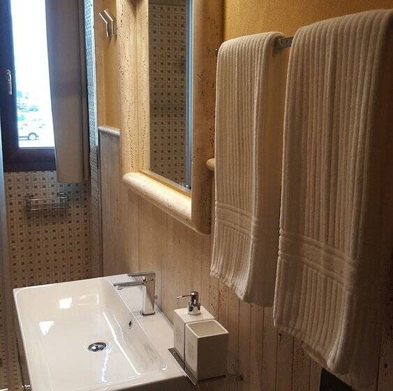 חדר סופריור, Bhb