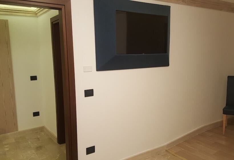 סוויטת ג'וניור, Bhb