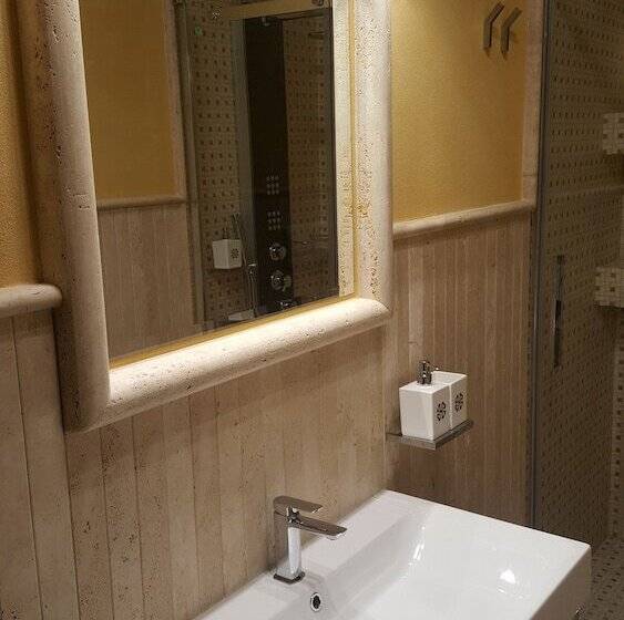 סוויטה דלוקס, Bhb