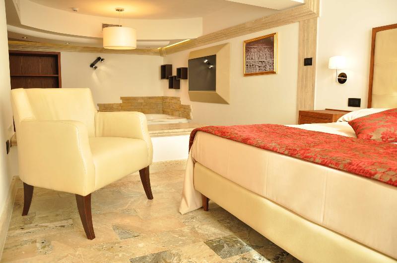 סוויטה דלוקס, Bhb