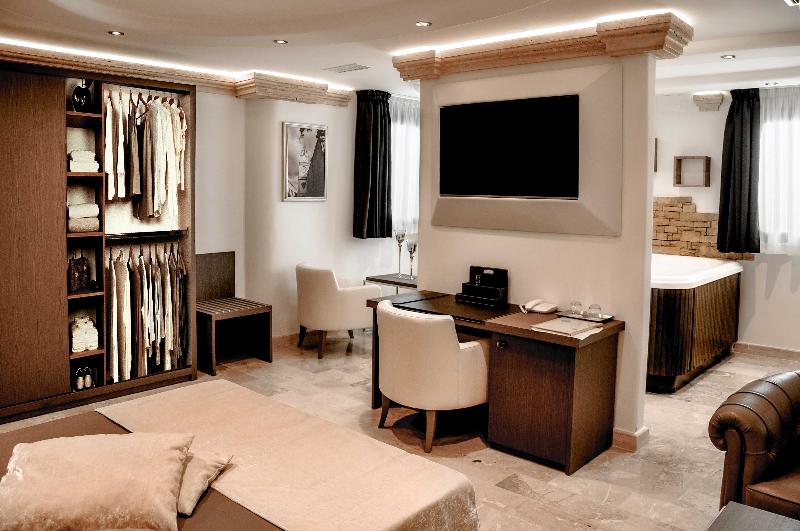 סוויטה דלוקס, Bhb