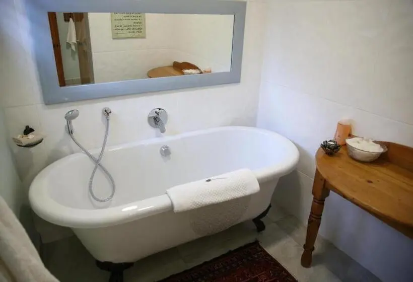 اتاق استاندارد سه نفره, De Opstal Country Lodge
