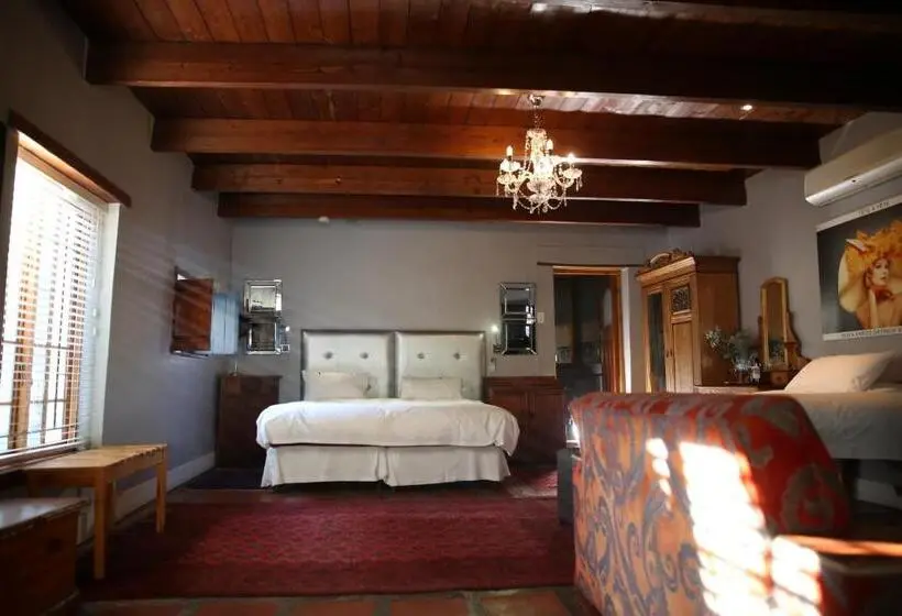اتاق استاندارد سه نفره, De Opstal Country Lodge