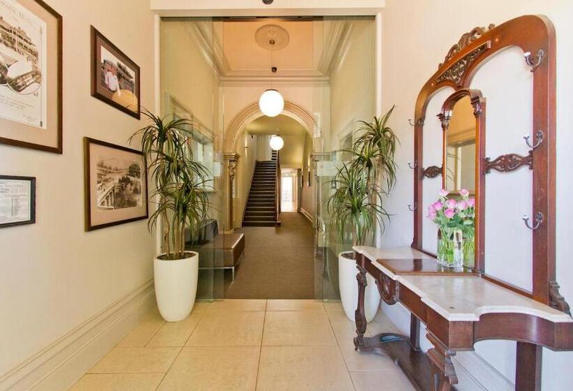 غرفة ديلوكس عائلية, Deloraine