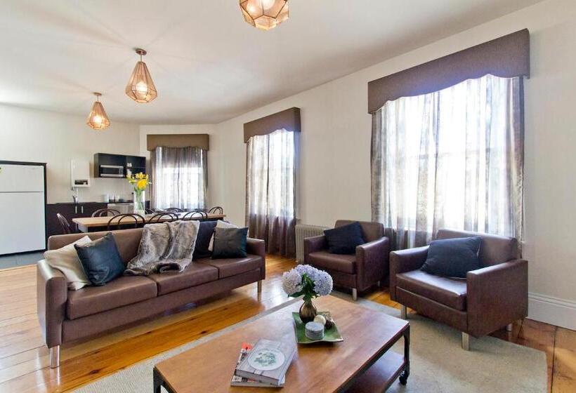 غرفة ديلوكس عائلية, Deloraine