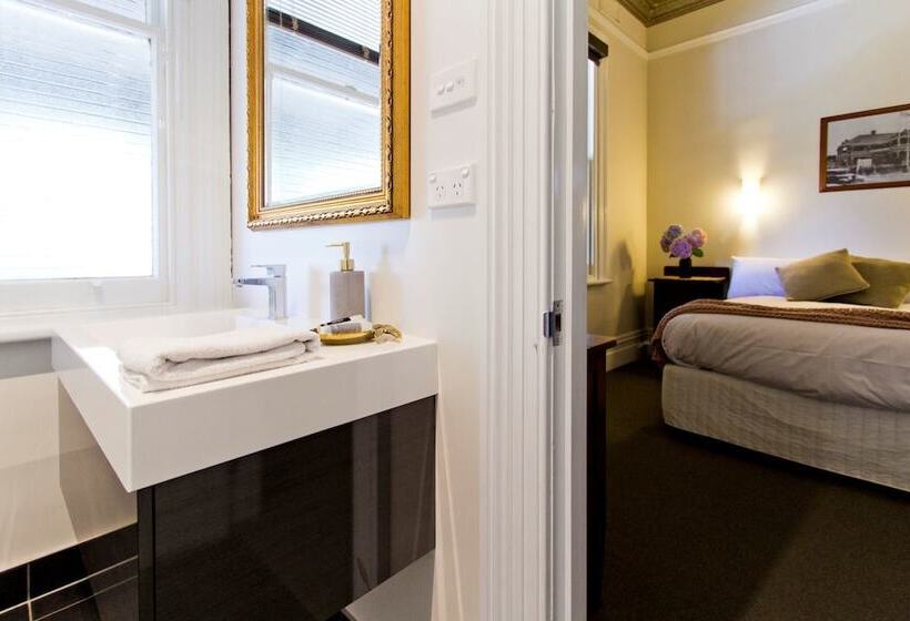 غرفة قياسية, Deloraine