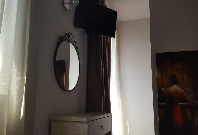 غرفة قياسية, Lux