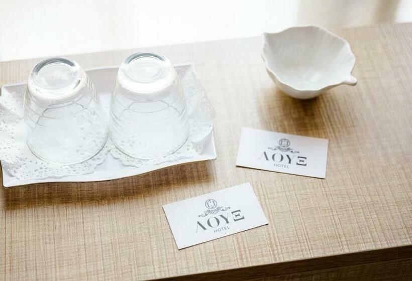 غرفة قياسية, Lux