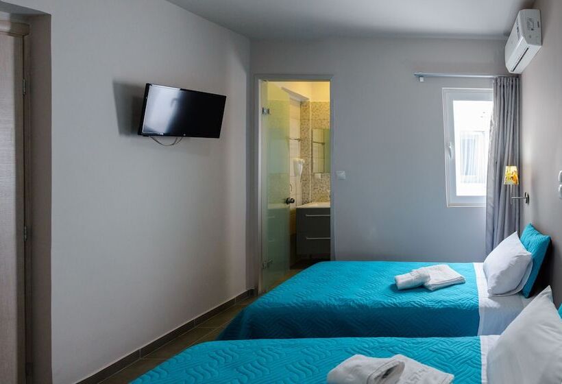 غرفة قياسية, Lux