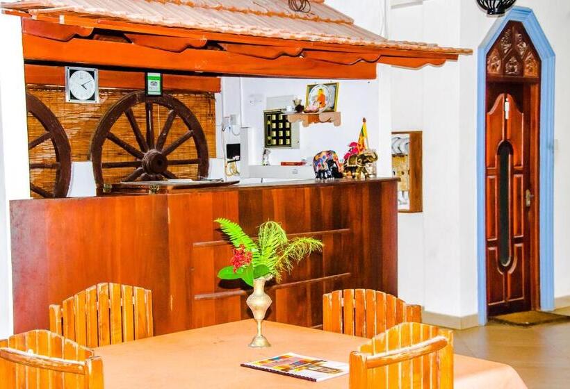 Deluxe Zimmer, No Name Rest