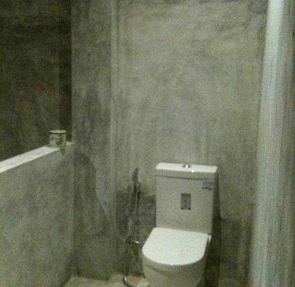 Familienzimmer, No Name Rest