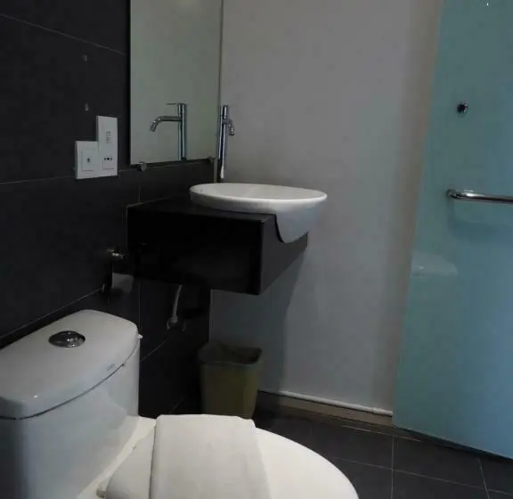 Standard Yhden Hengen Huone, Mornington  Medan Ipoh