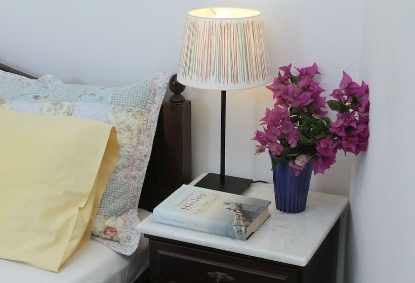 חדר סטנדרט, Lykomides