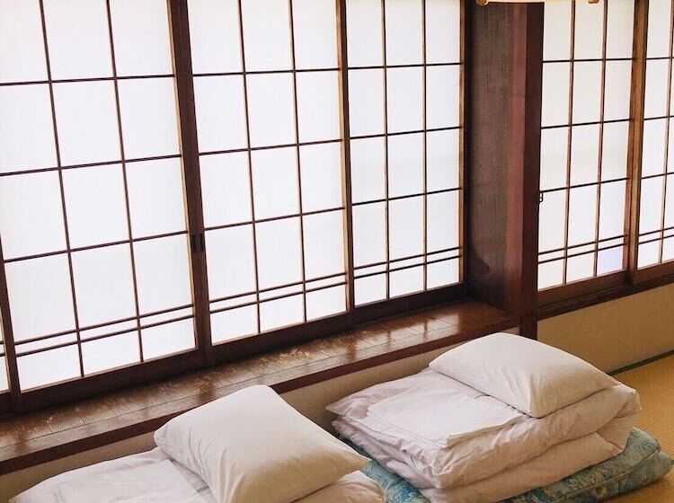 غرفة عائلية, Harukaze No Yado