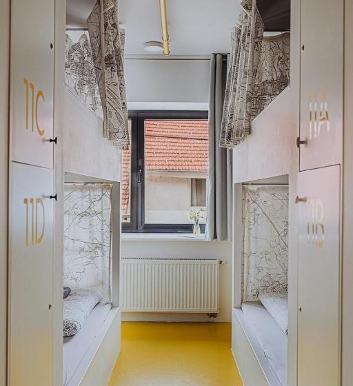 חדר סטנדרט לארבעה, Private Rooms At Hostel63