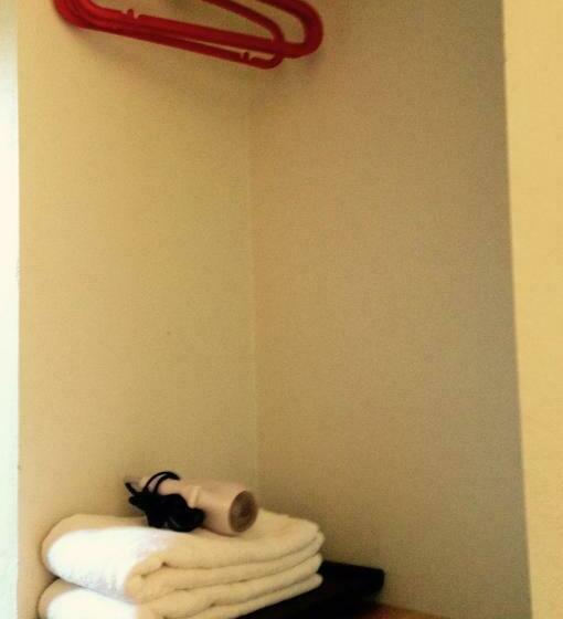 标准间, Baan Jaru