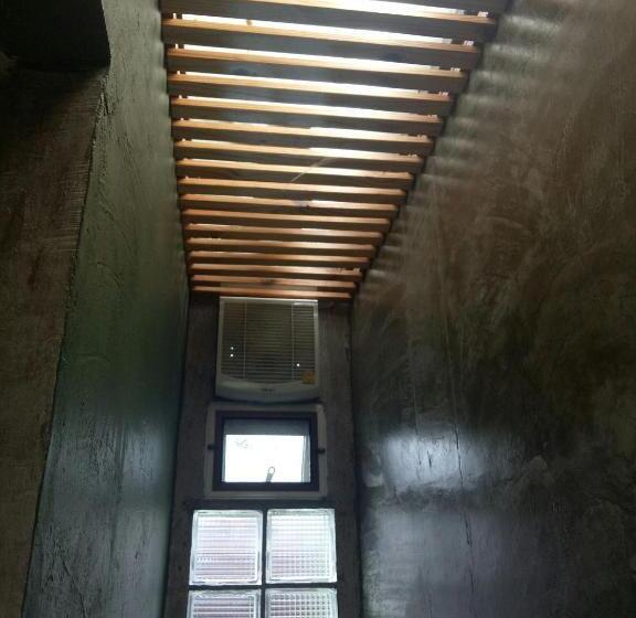 کابین, Baan Jaru