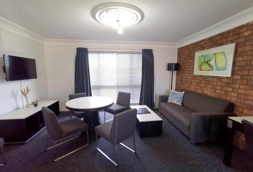 דירת שלושה חדרים, Leichhardt Motor Inn