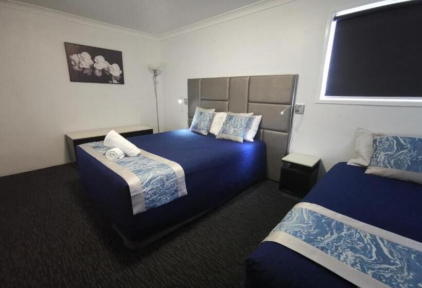 침실 3개 아파트, Leichhardt Motor Inn