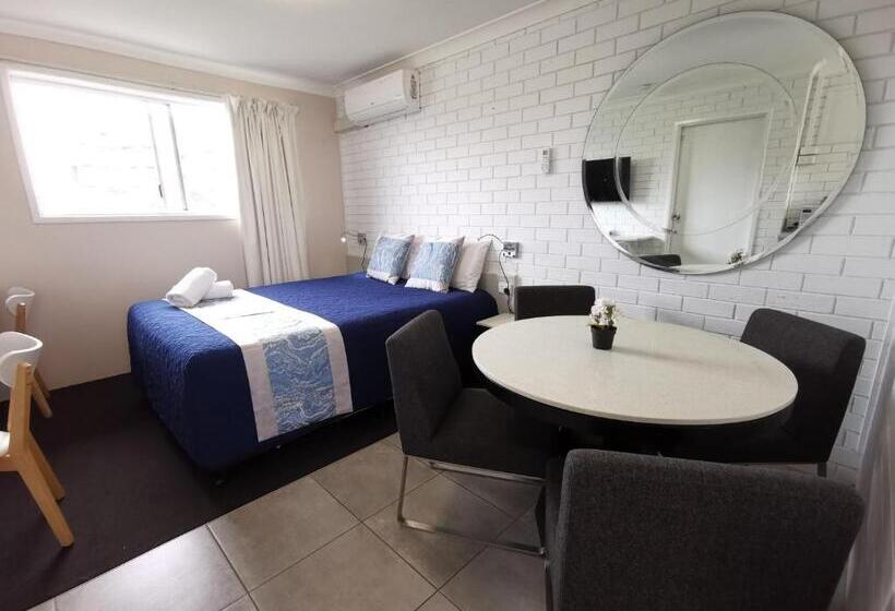 חדר משפחתי, Leichhardt Motor Inn