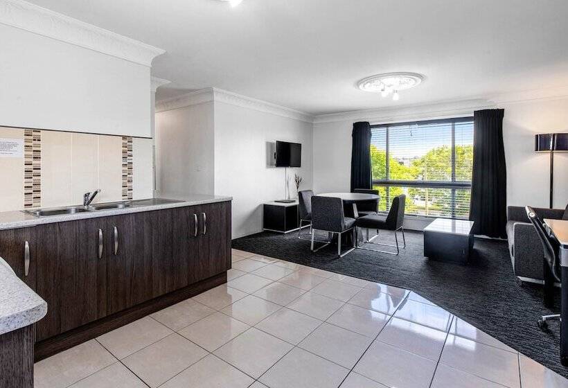 דירת שלושה חדרים, Leichhardt Motor Inn