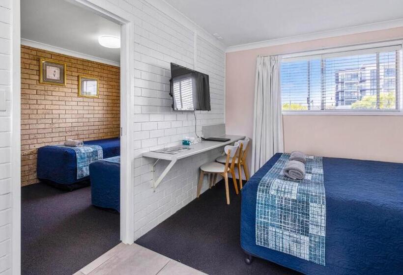 חדר משפחתי, Leichhardt Motor Inn
