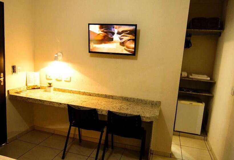 スタンダードトリプルルーム, Mediterrâneo Park