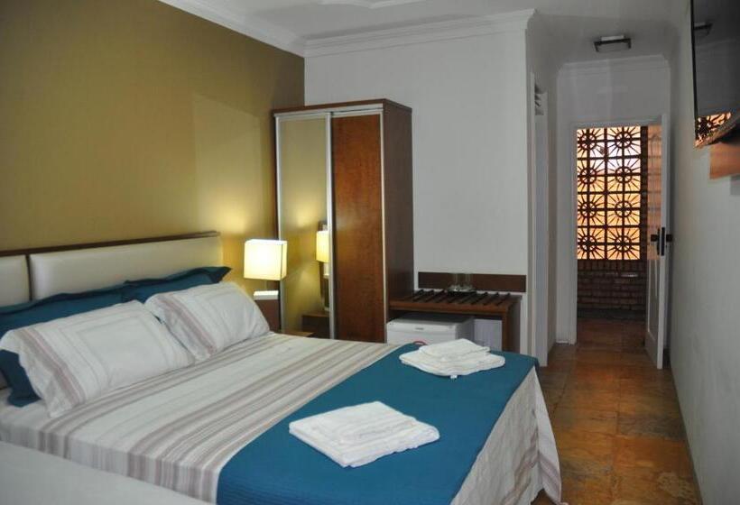 חדר דלוקס לשלושה, Porto Belo