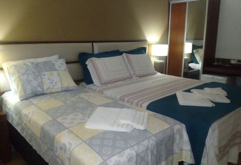 חדר דלוקס לשלושה, Porto Belo