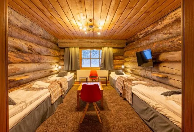 Standard Neljän Hengen Huone Jaettu Kylpyhuone, Kuukkeli Log Houses Aurora Resort