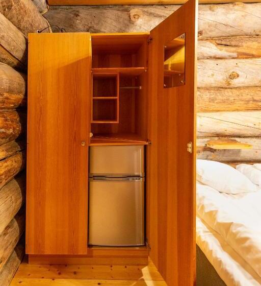 스탠다드 트리픔 룸 공동욕실, Kuukkeli Log Houses Aurora Resort