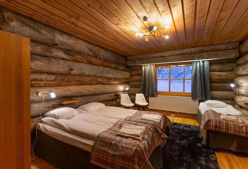 Standard Kolmen Hengen Huone Jaettu kylpyhuone, Kuukkeli Log Houses Aurora Resort