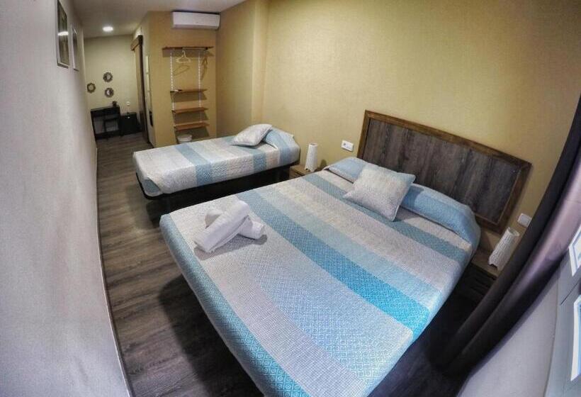 חדר סטנדרט לשלושה, L'Hostalet D'Arenys de Mar