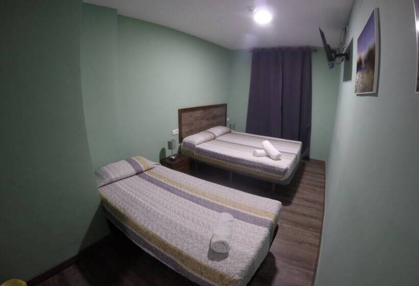 חדר סטנדרט לשלושה, L'Hostalet D'Arenys de Mar