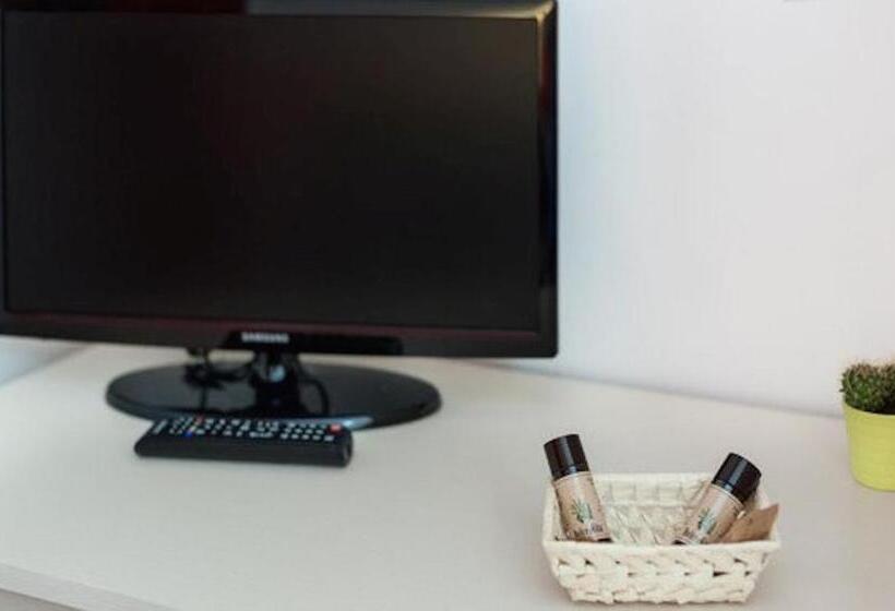 اتاق استاندارد با تختخواب دوطبقه و حمام مشترک, L Aranceto&stilnovo