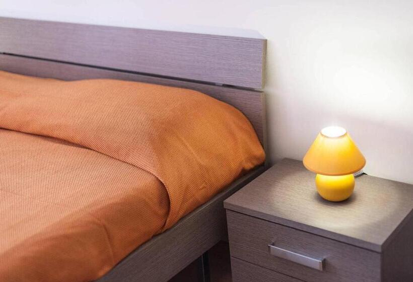 اتاق عادی, L Aranceto&stilnovo