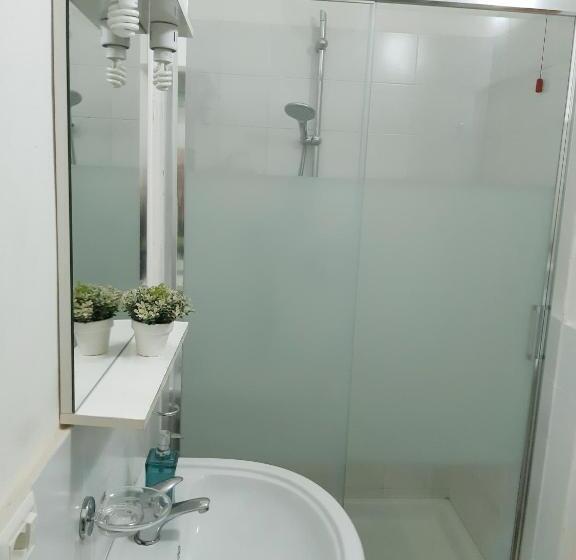 اتاق استاندارد با سرویس بهداشتی مشترک, L Aranceto&stilnovo