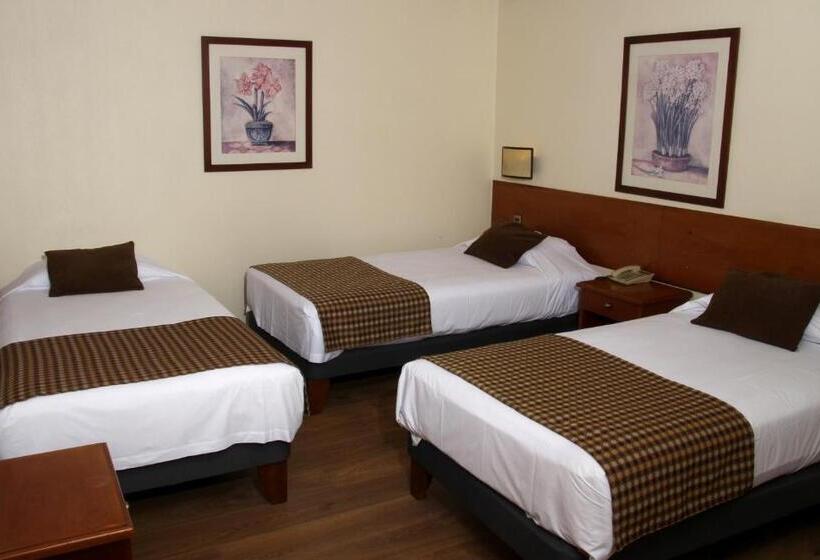 غرفة قياسية ثلاثية, Tur Hotel Santiago