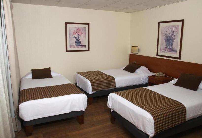 غرفة قياسية ثلاثية, Tur Hotel Santiago
