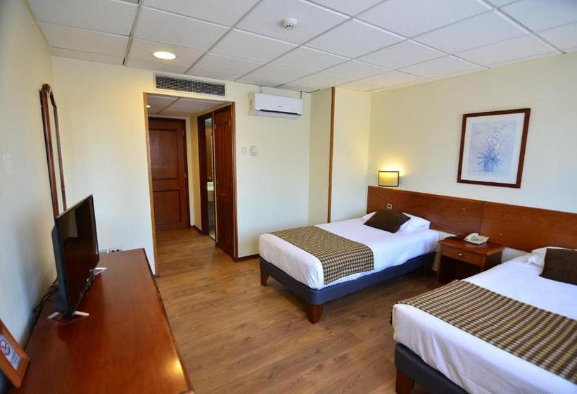 غرفة أساسية, Tur Hotel Santiago