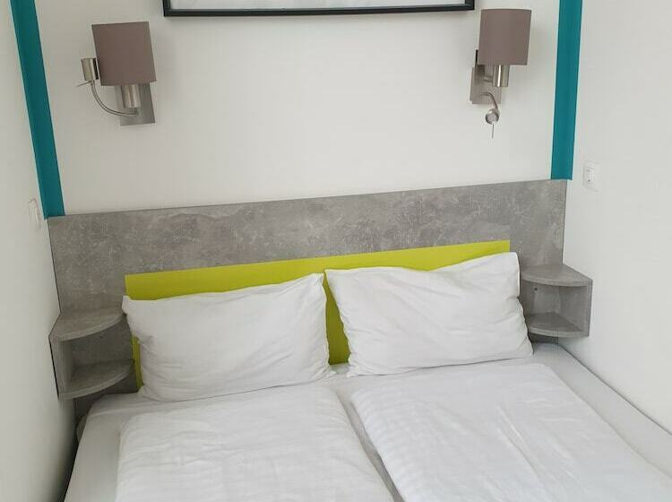 Escritório Estándar, Amber Terrace Studio