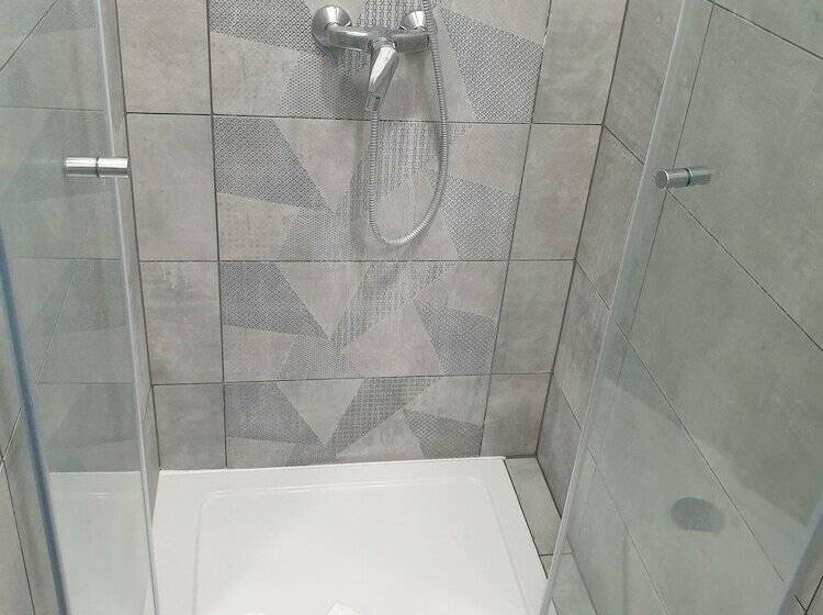 Escritório Estándar, Amber Terrace Studio