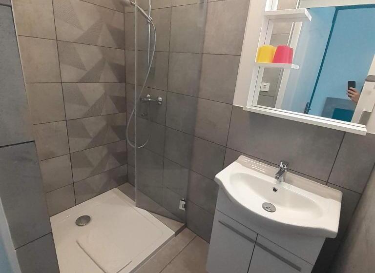 Escritório Basic, Amber Terrace Studio