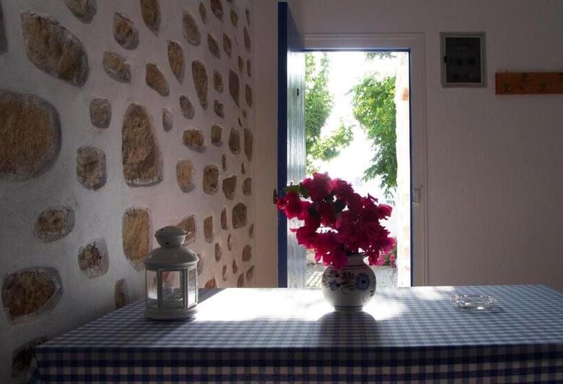 إستوديو قياسى, Bungalows Marina