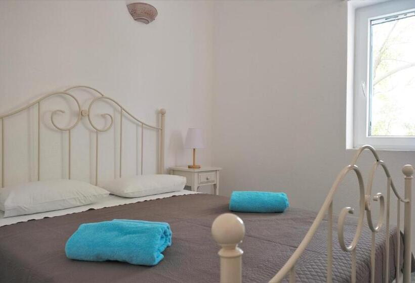 إستوديو قياسى, Bungalows Marina